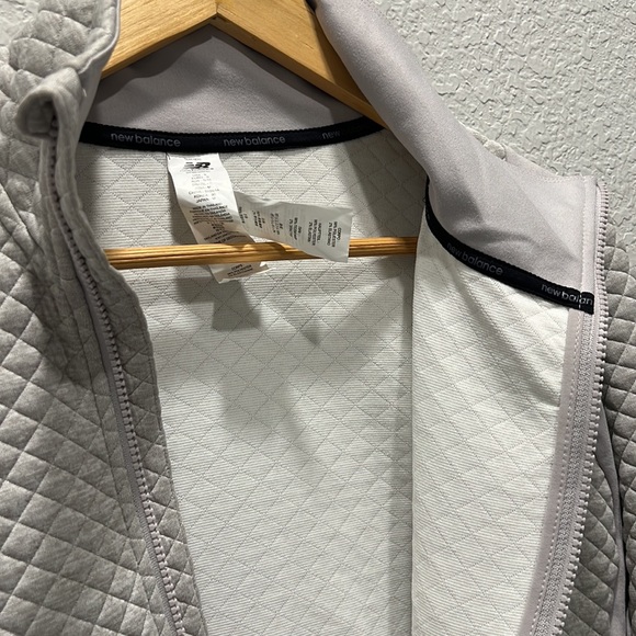 Grey size S New Balance(NB) Fleece Heat Loft - Picture 7 of 9